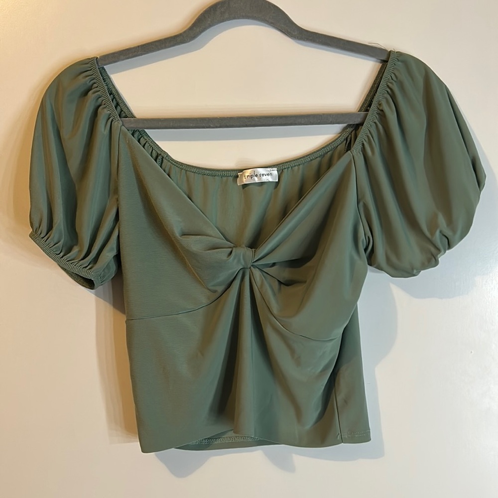 Puff sleeve top
